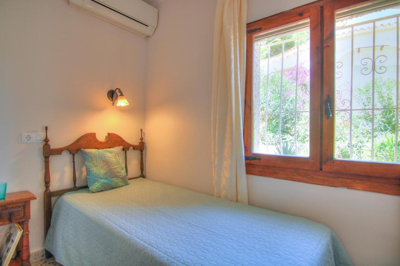 Villa Con Piscina Y Vistas Al Mar - Mar 27 H Калпе Екстериор снимка